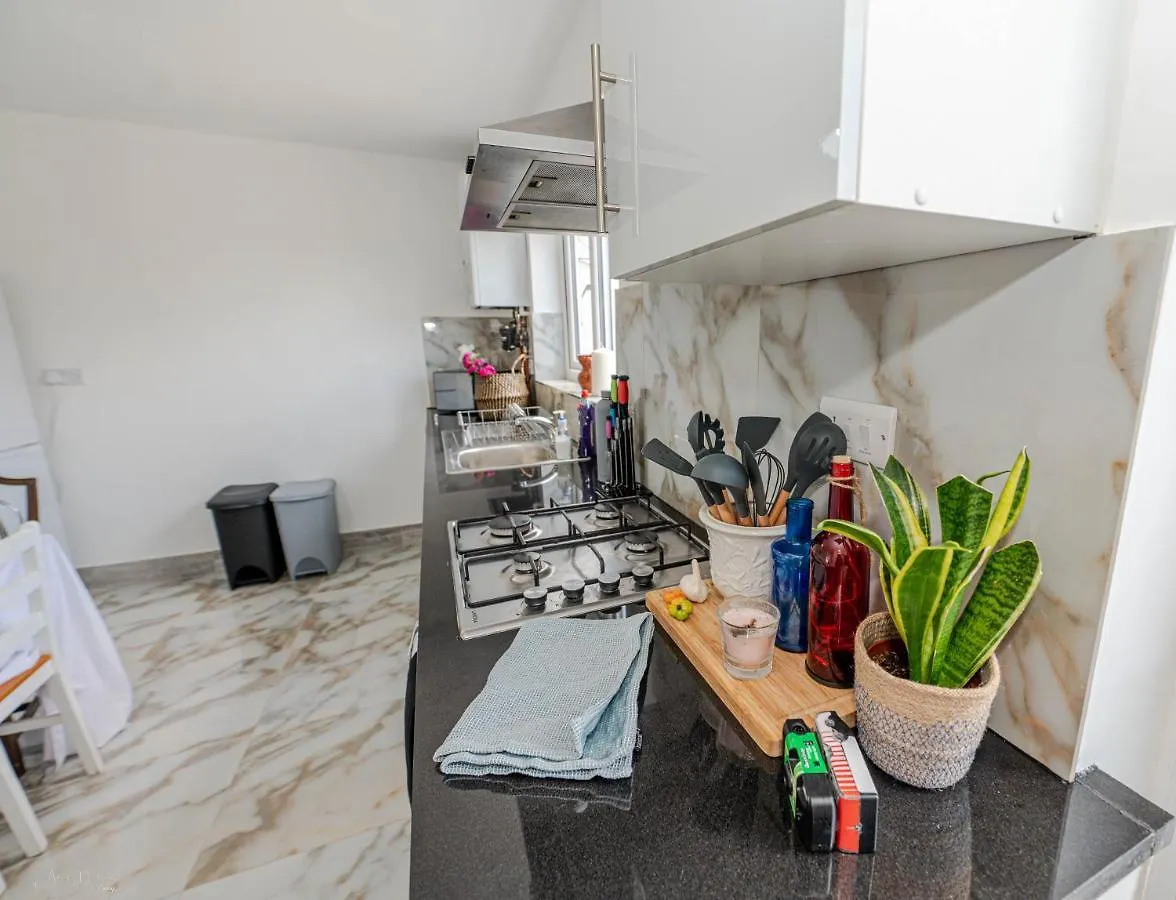 4 Bedrooms,2 Bathrooms House With Free Parking Plumstead  Plumstead (Greater London)